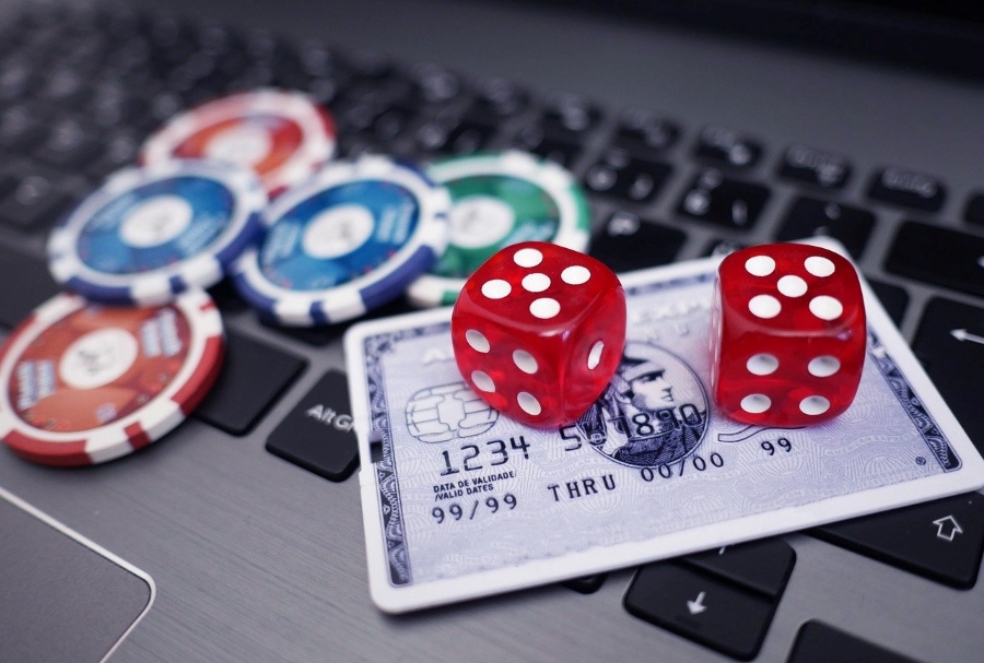 Jackpot Dreams: The Excitement of Online Casino Gaming for Teens and Adults